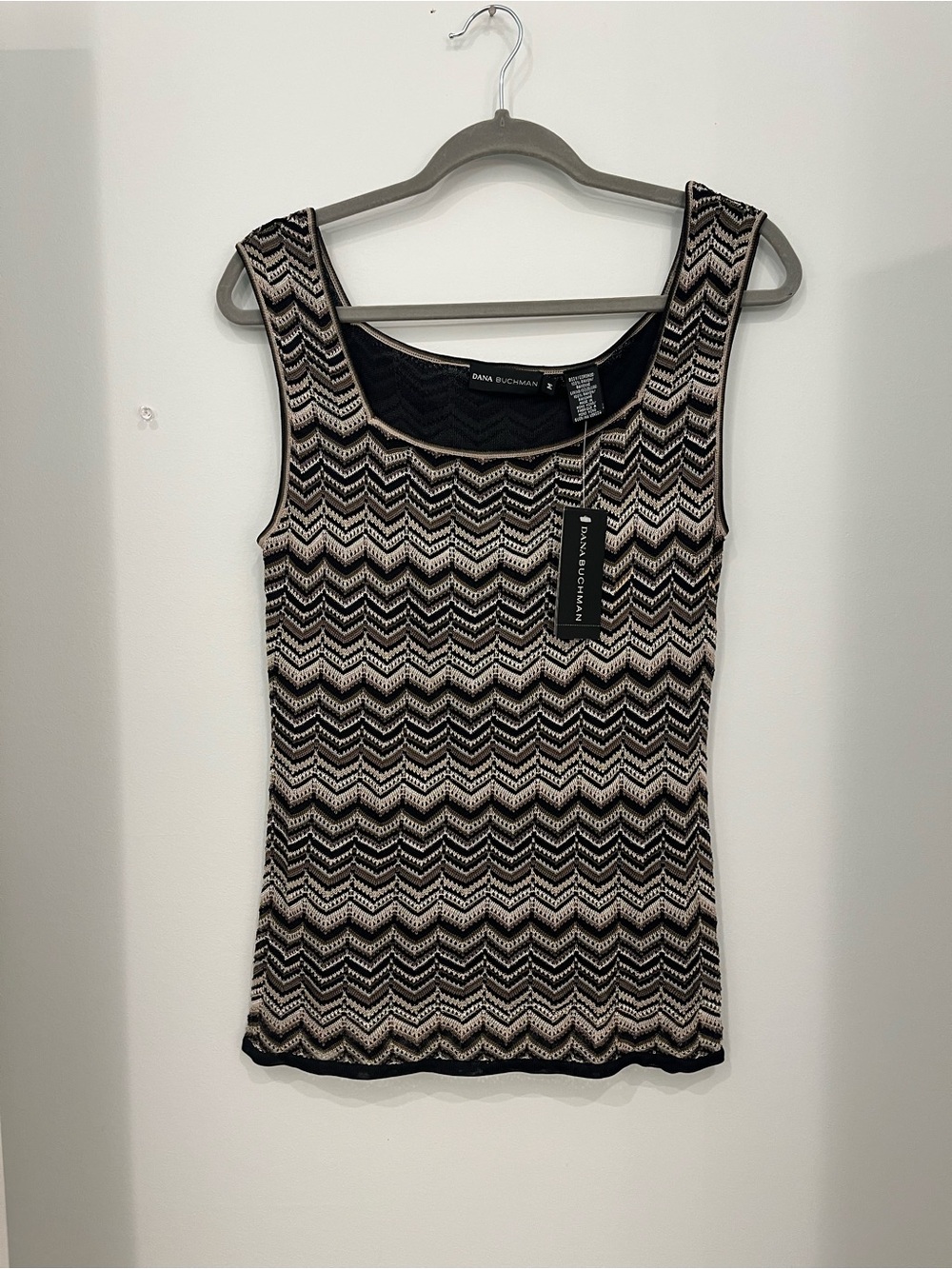 Dana Buchman Black and Cream Chevron Scoop Neck Tank